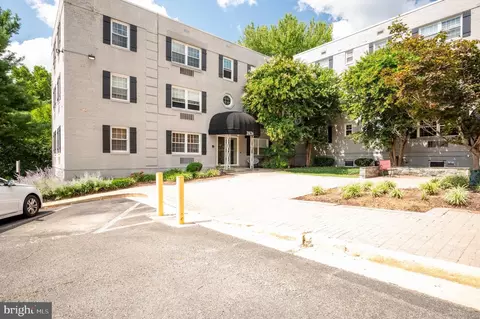 2026 N Vermont St #301, Arlington, VA 22207