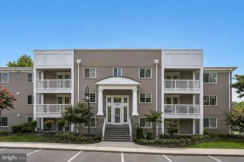 4167 S Four Mile Run Dr #301, Arlington, VA 22204