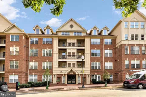 2330 14th St N #407, Arlington, VA 22201