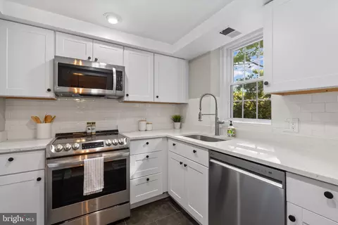 3006 S Columbus St #B2, Arlington, VA 22206