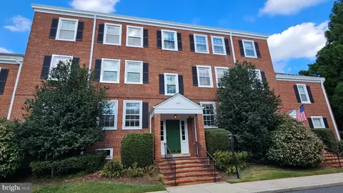 2919 S Buchanan St S #C2, Arlington, VA 22206