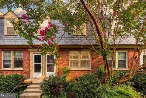 1401 S Edgewood St #500, Arlington, VA 22204