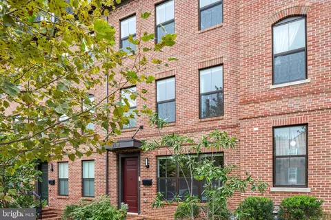 2118 18th St N, Arlington, VA 22201