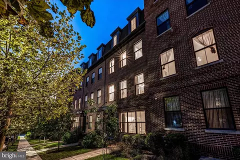 2118 18th St N, Arlington, VA 22202