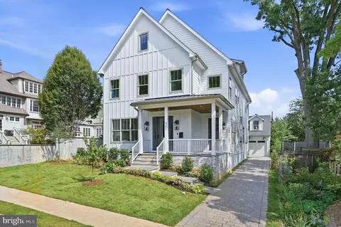 423 N Edgewood St, Arlington, VA 22201