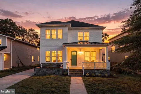 2701 12th St S, Arlington, VA 22204
