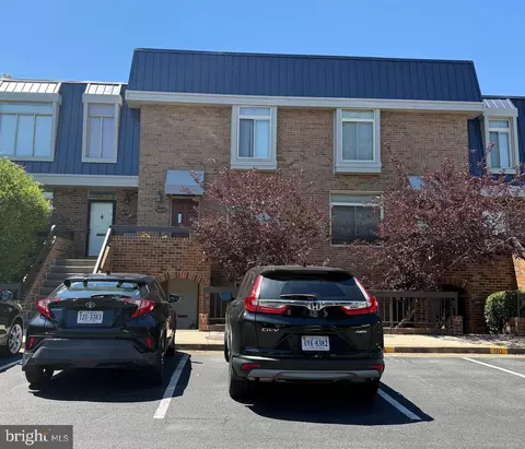 1605 S Hayes St #1, Arlington, VA 22202