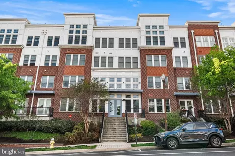 1418 N Rhodes St #B120, Arlington, VA 22209