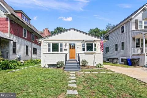 5727 6th St N, Arlington, VA 22205