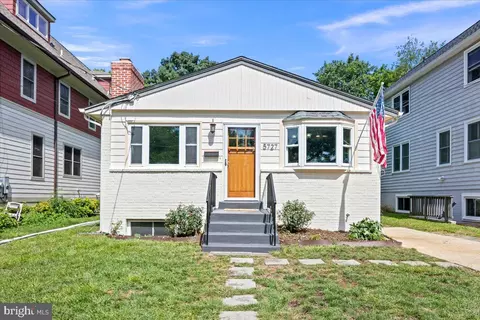 5727 6th St N, Arlington, VA 22205