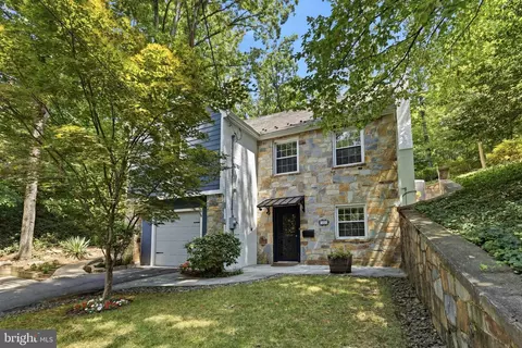 2617 S Arlington Ridge Rd, Arlington, VA 22202