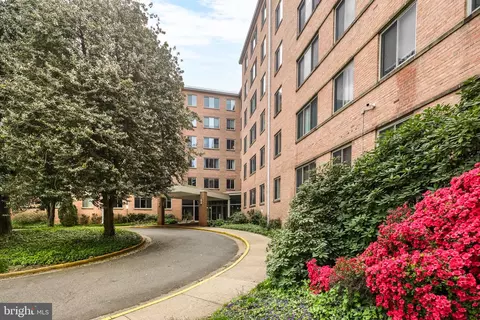 3000 Spout Run Pkwy #D208, Arlington, VA 22201
