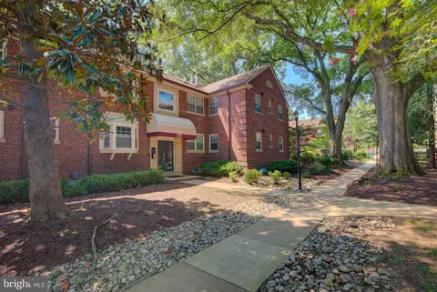 2102 N Scott St #109, Arlington, VA 22209