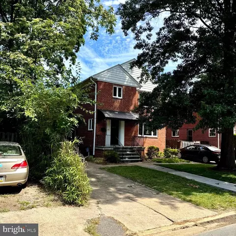 913 22nd St S, Arlington, VA 22202