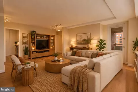 1021 Arlington Blvd #818, Arlington, VA 22209
