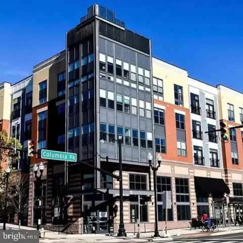 989 S Buchanan St #211, Arlington, VA 22204