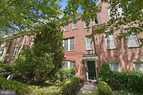 3525 S Four Mile Run Dr, Arlington, VA 22206