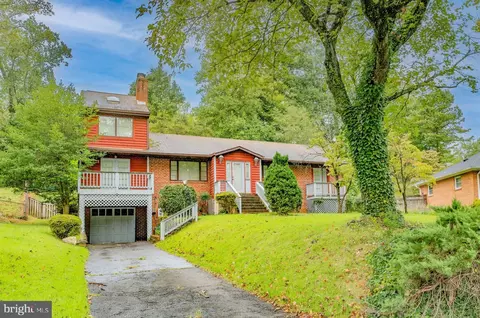 2400 N Vermont St, Arlington, VA 22207