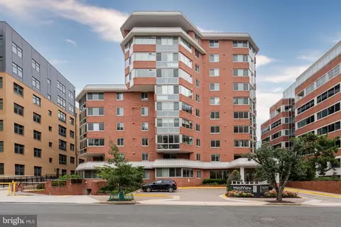 1001 N Vermont St #905, Arlington, VA 22201