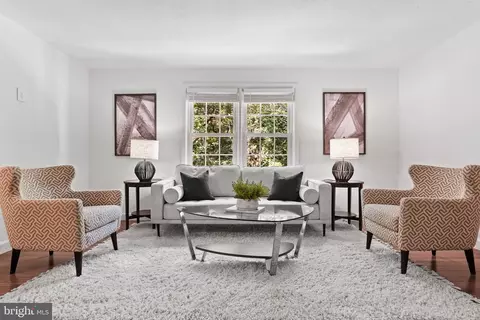 704 S Arlington Mill Dr #17302, Arlington, VA 22204