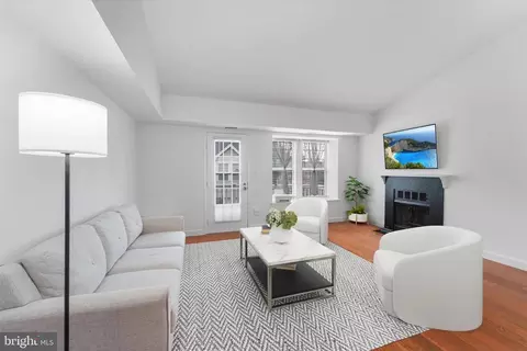 4522 28th Rd S #12-2, Arlington, VA 22206