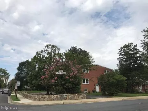 4521 N Carlin Springs Rd, Arlington, VA 22203