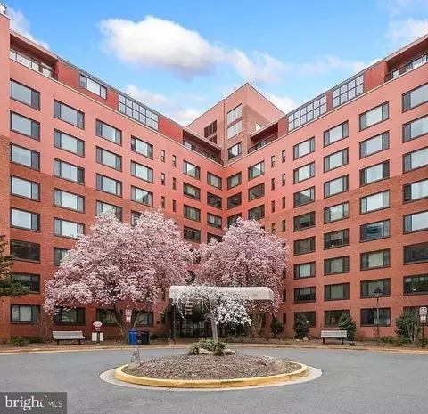1021 Arlington Blvd #905, Arlington, VA 22209