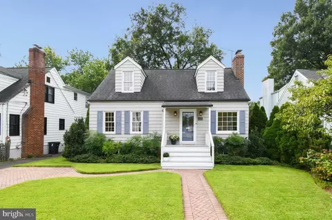 5712 4th St S, Arlington, VA 22204