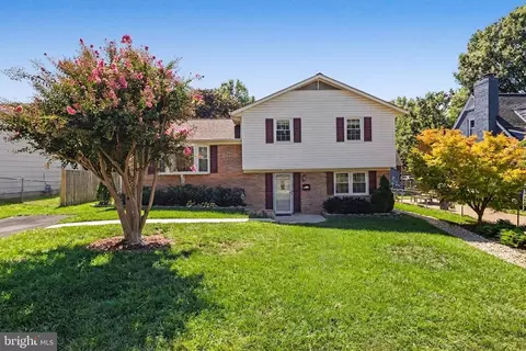 4710 7th St S, Arlington, VA 22204