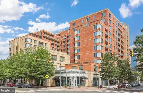 1020 N Highland St #509, Arlington, VA 22201