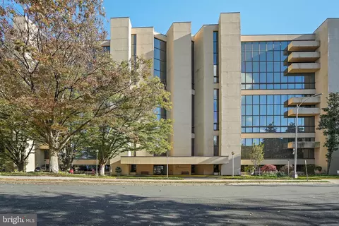 1101 S Arlington Ridge Rd #304, Arlington, VA 22202
