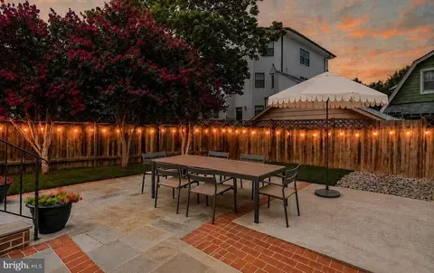 Exterior - 255 N Bryan St N, Arlington, VA 22201 photo 1 of 2