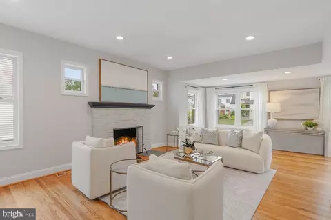 Living - 255 N Bryan St N, Arlington, VA 22201 photo 1 of 3