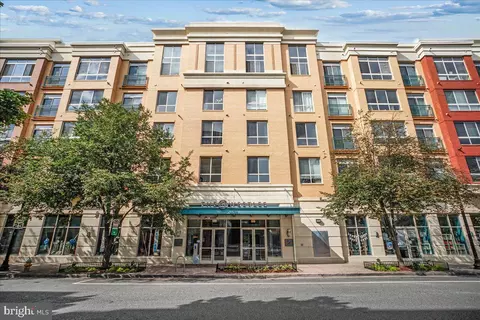 2200 N Westmoreland St #327, Arlington, VA 22213