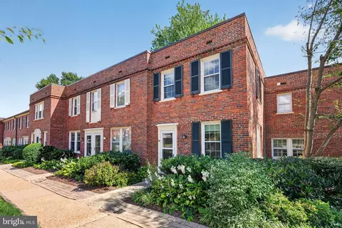 2700 13th Rd S #371, Arlington, VA 22204