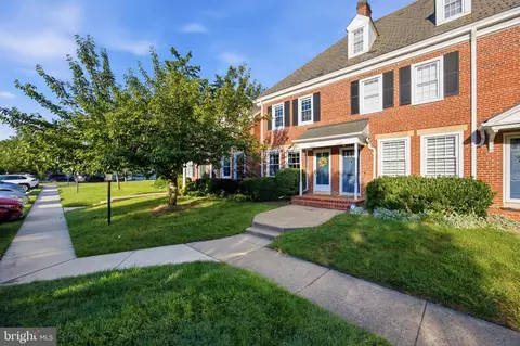 4449 36th St S, Arlington, VA 22206