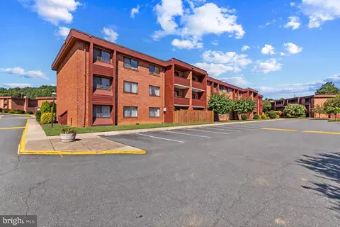 1511 S George Mason Dr #23, Arlington, VA 22204