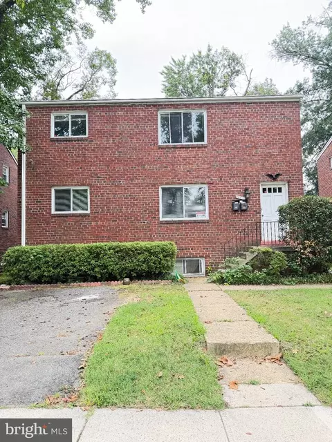 818 22nd St S, Arlington, VA 22202