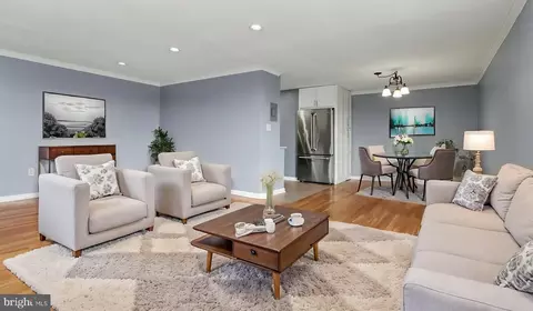 2016 N Adams St #812, Arlington, VA 22201