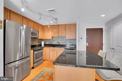 1020 Highland St N #707, Arlington, VA 22201