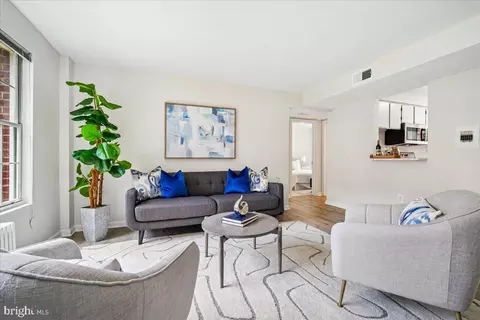 1224 N Meade St #ES102, Arlington, VA 22209