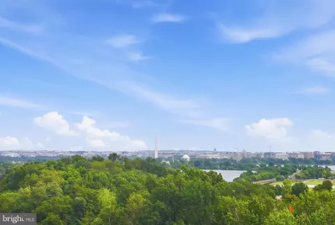 1805 Crystal Dr #912S, Arlington, VA 22202