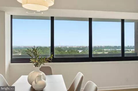 1805 Crystal Dr #912S, Arlington, VA 22202