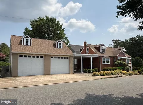 2815 19th St S, Arlington, VA 22204