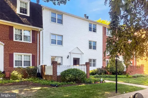 2711 S Walter Reed Dr #A, Arlington, VA 22206