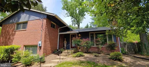 2665 Military Rd, Arlington, VA 22207