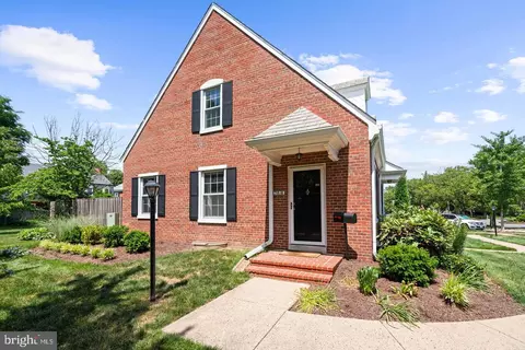 3616 S Wakefield St, Arlington, VA 22206