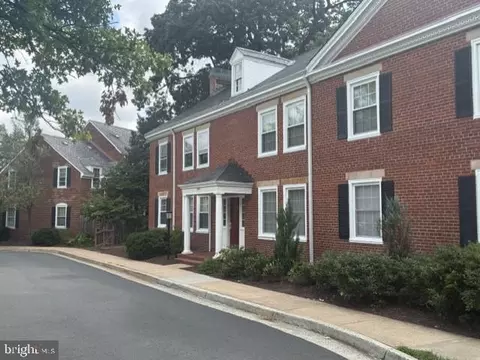 3301 S Stafford St #A1, Arlington, VA 22206