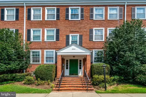 2919 S Buchanan St #A1, Arlington, VA 22206