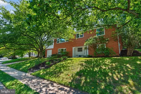 2730 N Wakefield, Arlington, VA 22207